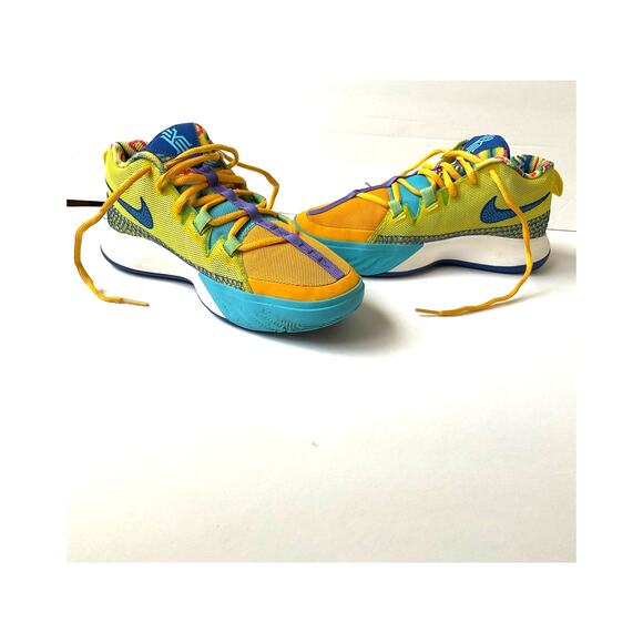 Nike Kyrie Flytrap  6 Sneakers Piece‎  Boys 5.5Y - Picture 2 of 10